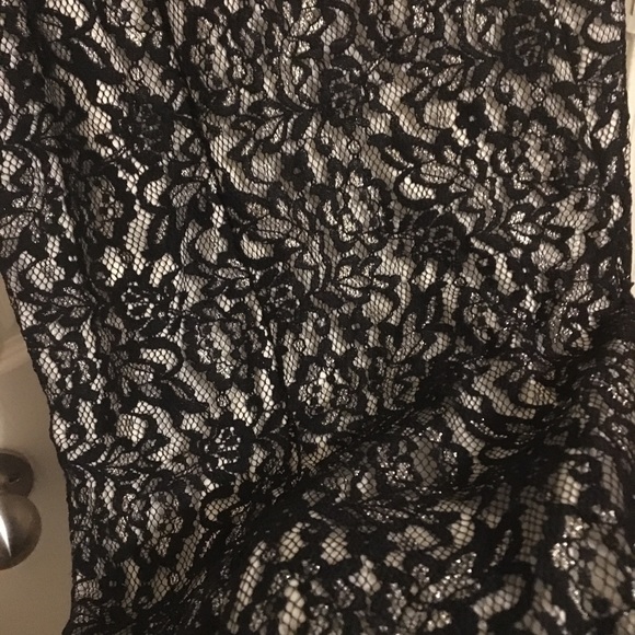 Black lace formal gown with slit in front - Picture 5 of 8